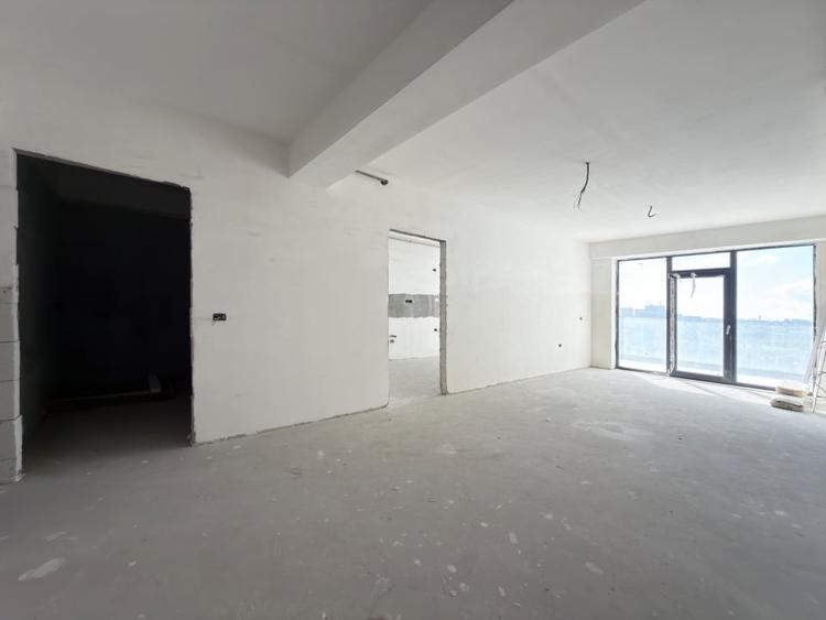 Apartament cu 3 camere semidecomandat în Inel II