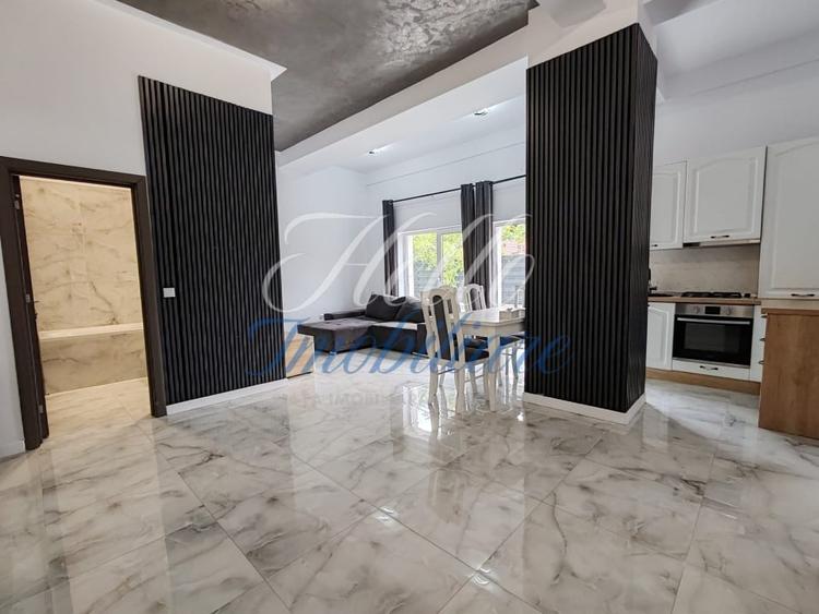 Apartament cu 3 camere semidecomandat, mobilat în Dâmbul Rotund
