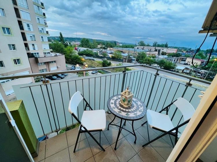 Apartament cu 3 camere decomandat în Nufărul