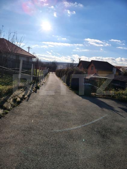 Casă individuală cu 4 camere cu Garaj în Sălicea