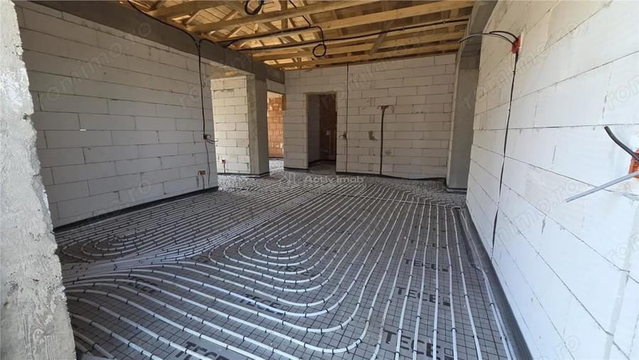 Casă cu 4 camere cu Teren 479 Mp în Țegheș