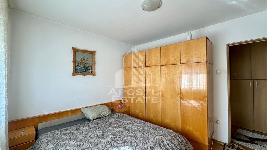Apartament cu 3 camere decomandat în Soarelui