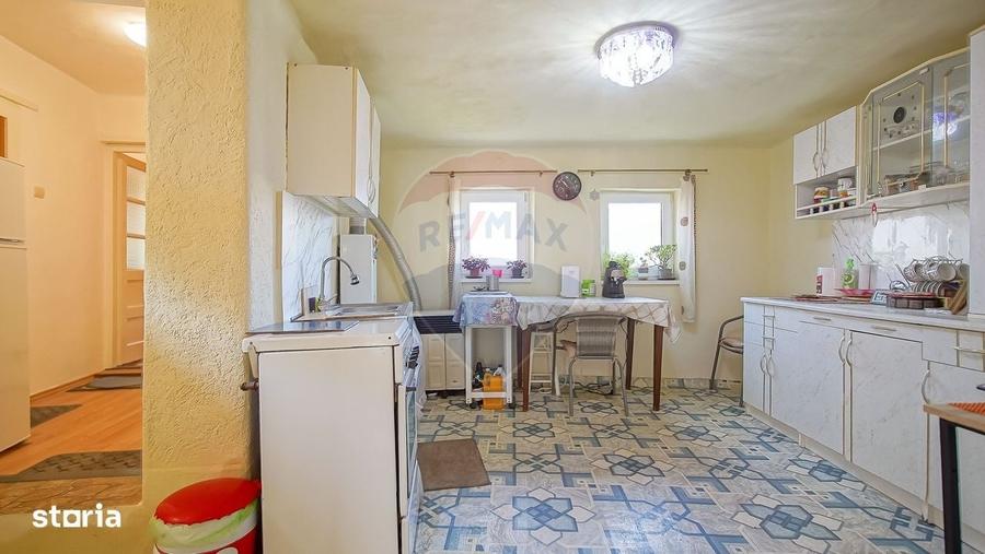 Casă cu 3 camere în Schei