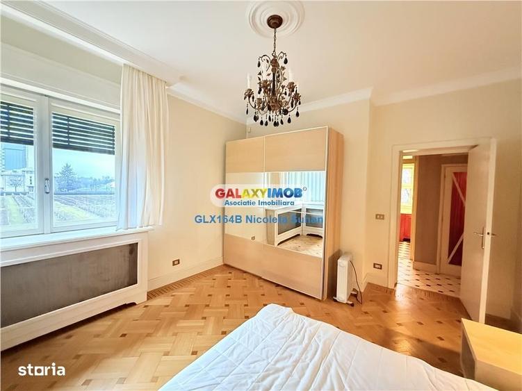 Apartament cu 4 camere în Arcul de Triumf