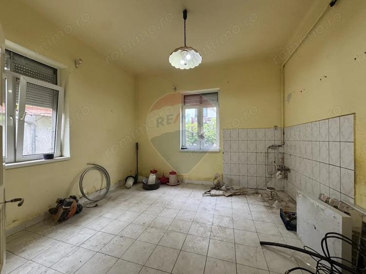 Casă cu Teren 862 Mp în Central