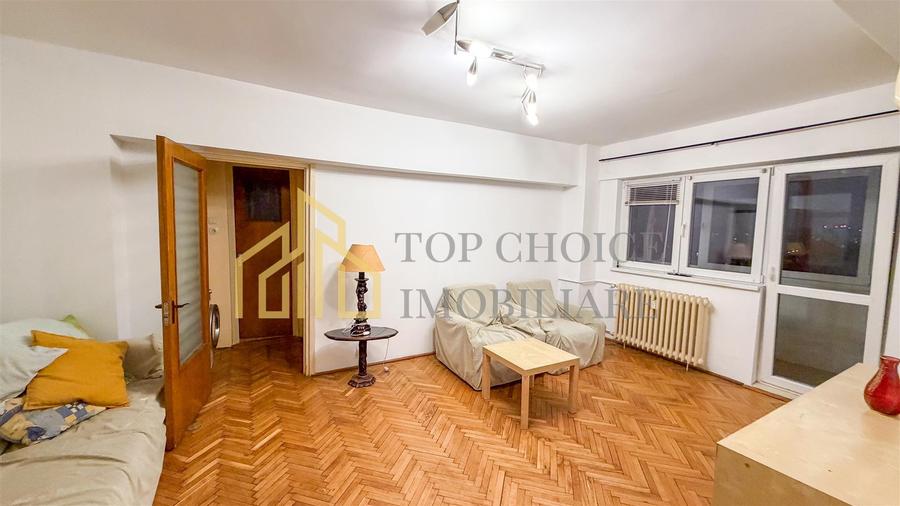 Apartament cu 3 camere semidecomandat, mobilat în 1 Mai