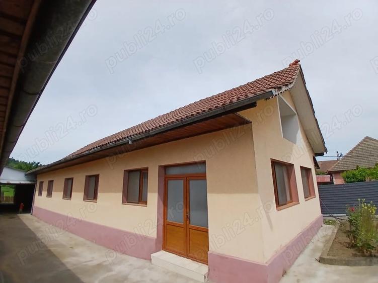 Casă cu 5 camere cu Teren 2000 Mp în Drăgotești