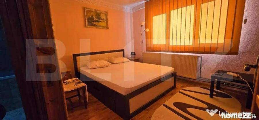 Apartament cu 3 camere semidecomandat în Micro 4
