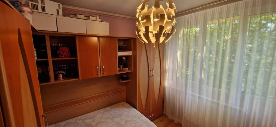 Apartament cu 3 camere decomandat, mobilat în Brâncoveanu