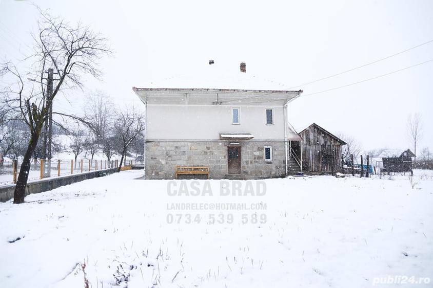 Casă cu 5 camere cu Teren 1373 Mp în Brad