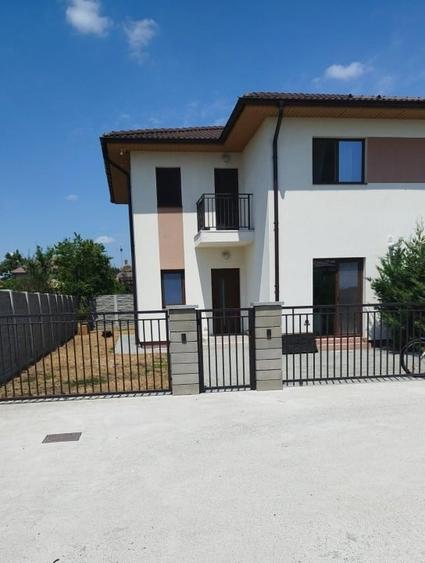 Duplex cu 4 camere cu Garaj în Sânandrei