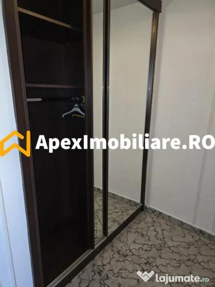 Apartament cu 2 camere decomandat în P-ța Victoriei