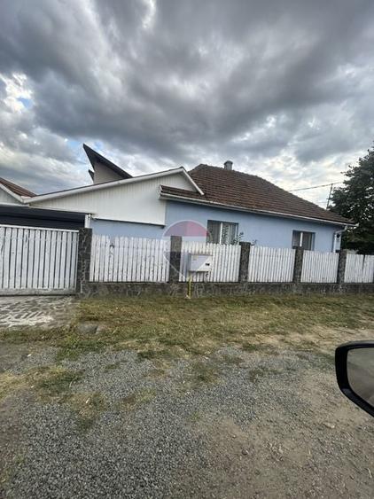 Casă individuală cu 3 camere cu Teren 500 Mp în Orașul Vechi