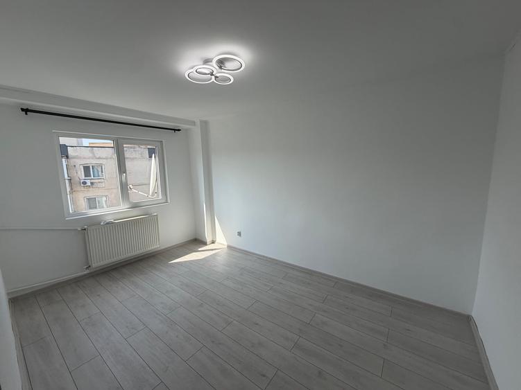 Apartament cu 2 camere decomandat în Sebastian