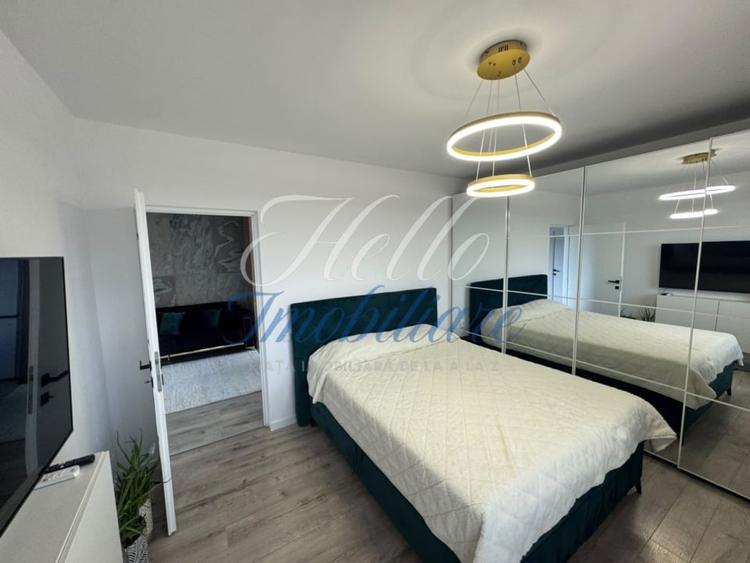Apartament cu 3 camere semidecomandat în Dâmbul Rotund