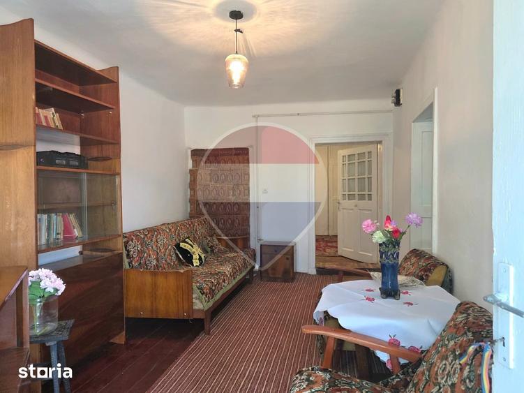 Casă cu 3 camere cu Teren 1400 Mp în Adămuș