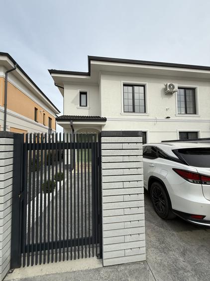 Duplex cu 5 camere cu Canalizare în Giroc