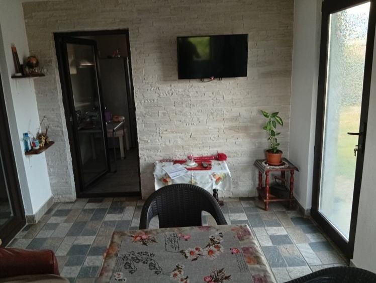 Casă cu 3 camere în Mareș