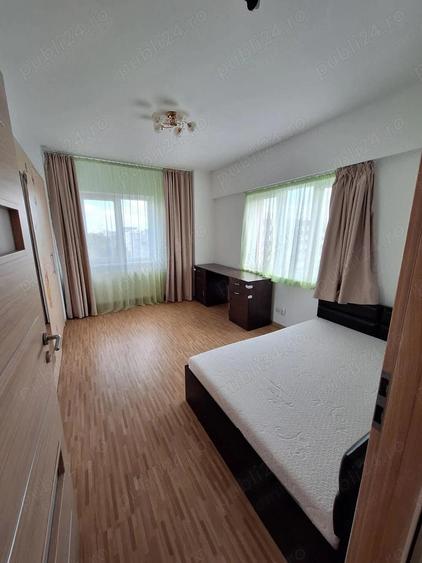 Apartament cu 3 camere decomandat în Berceni