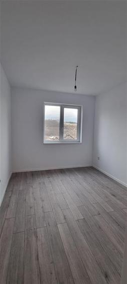 Apartament cu 3 camere decomandat în Păcurari