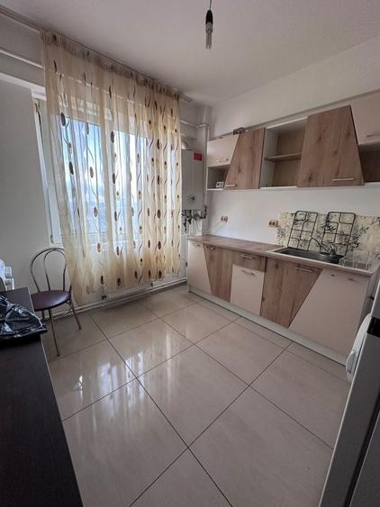 Inchiriez apartament ultracentral in Gaesti - 1