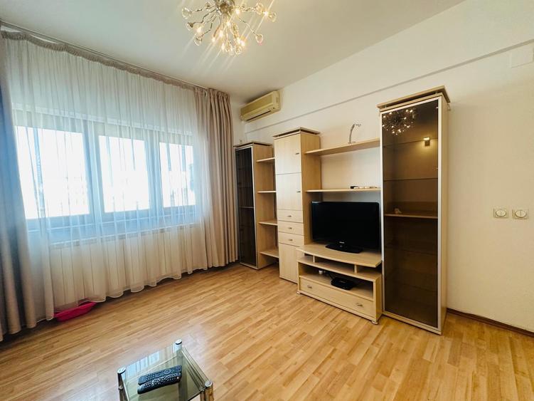 Apartament cu 3 camere decomandat, mobilat în Aviatorilor