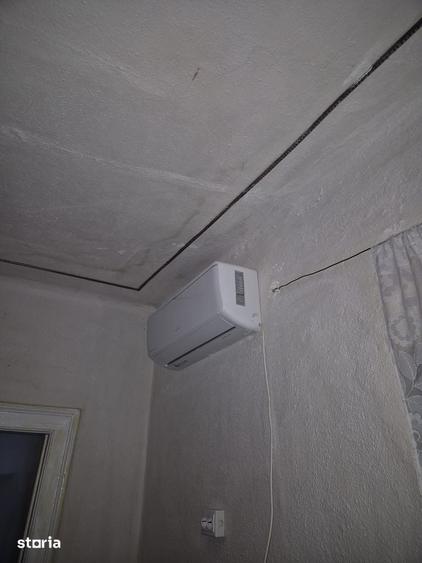 Casa cu 2 camere, Teren 301 mp, acces curte comuna , Pret redus - 10