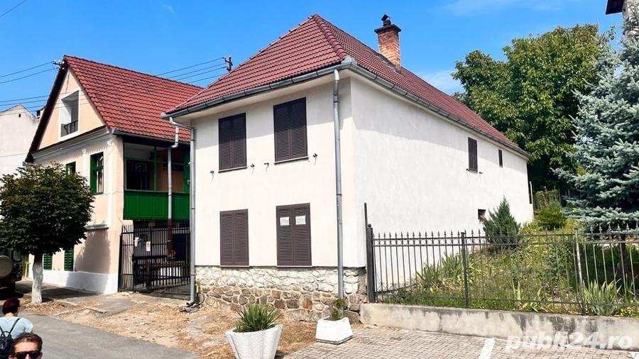Casă cu 4 camere cu Teren 1177 Mp în Cisnădioara