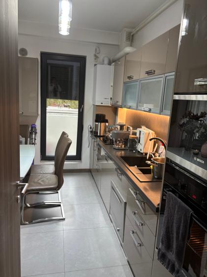 Apartament cu 3 camere decomandat, mobilat în Grozăvești