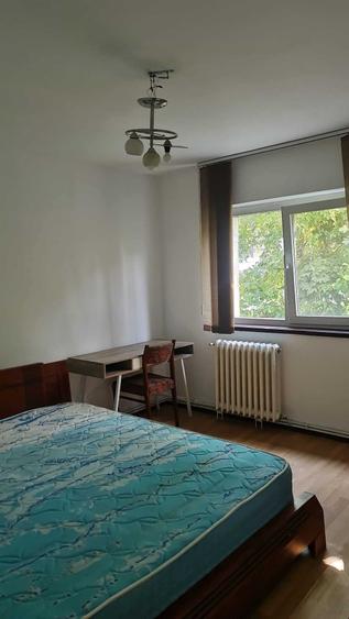 Apartament cu 4 camere decomandat în Canta