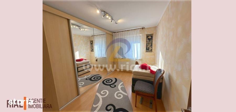 Apartament cu 3 camere decomandat în Vitrometan
