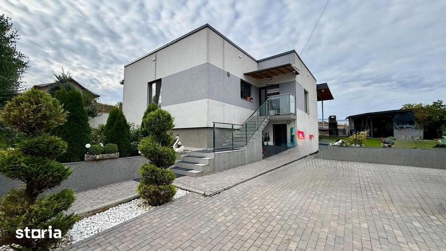 Casă cu 5 camere cu Teren 600 Mp în Aroneanu
