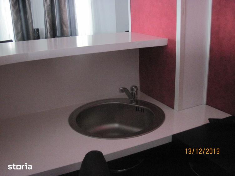 Casă cu 10 camere cu Teren 360 Mp în Central