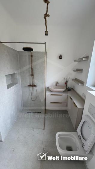 Apartament cu 3 camere semidecomandat în Central