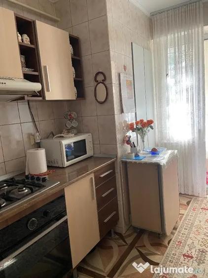 Apartament cu 3 camere decomandat în Plantelor