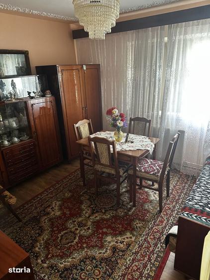 De vanzare apartament cu 2 camere decomandat,etajul 1,Dealul Florilor - 3