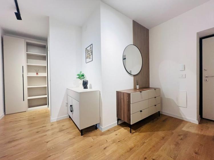 Apartament cu 2 camere semidecomandat, mobilat în Pipera