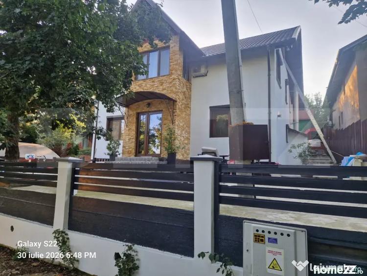 Casă cu 8 camere cu Teren 774 Mp în Central