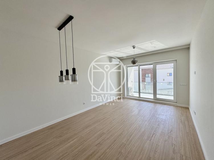 Apartament cu 3 camere decomandat în Exterior Vest