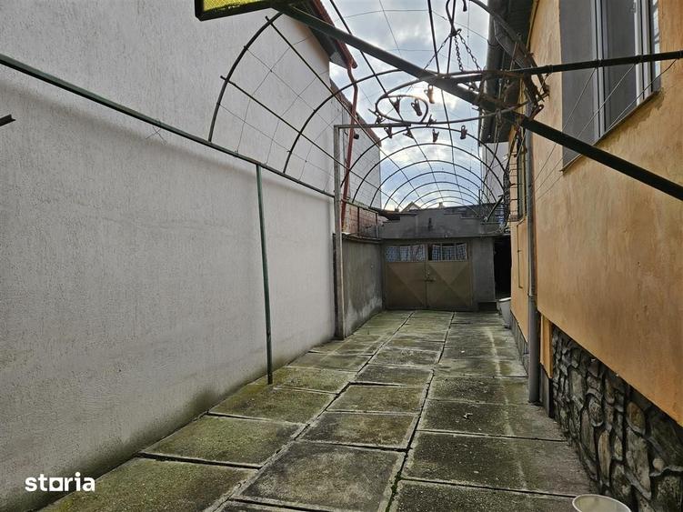 Casă cu 4 camere cu Teren 310 Mp în Lupeni