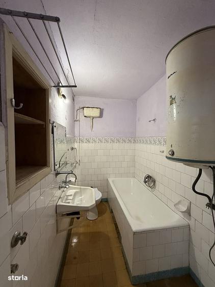 Casă cu 4 camere cu Teren 1190 Mp în Biharia