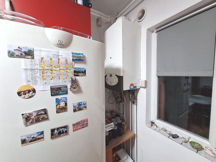 Apartament cu 2 camere semidecomandat, mobilat în Girocului