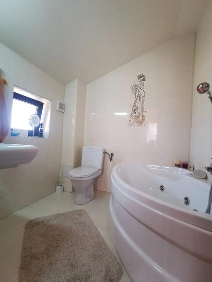 Casă cu 3 camere cu Canalizare în Cumpăna