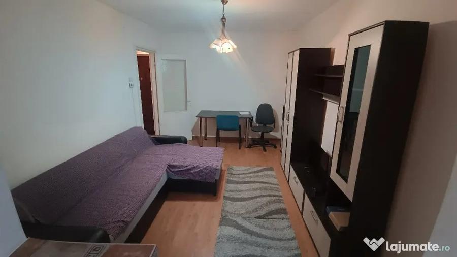 Apartament cu 2 camere decomandat în Podu Roș