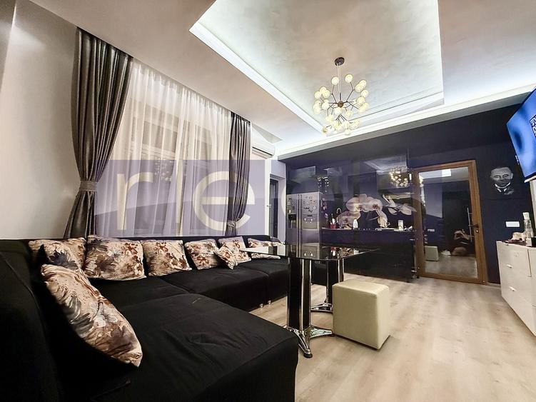 Apartament cu 4 camere semidecomandat în Universitate