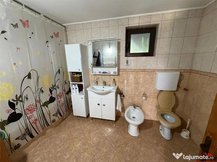 Casă cu 3 camere cu Teren 1021 Mp în Odobești