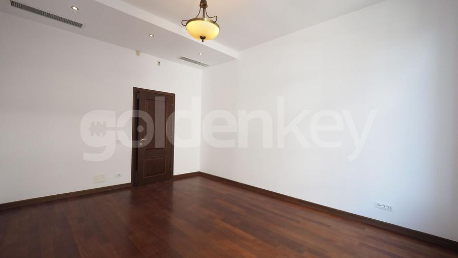Apartament cu 4 camere decomandat în Barbu Văcărescu