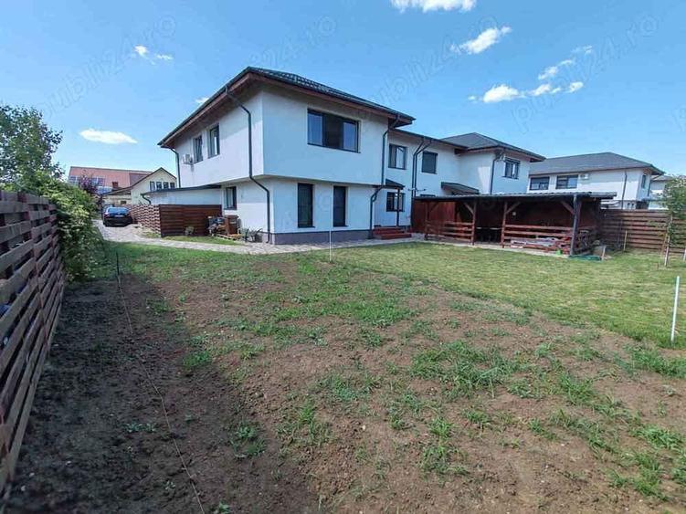 Casă cu 4 camere cu Teren 356 Mp în Măgurele
