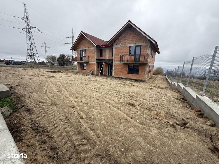 Casă cu 4 camere în Feleacu