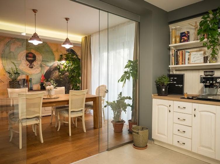 Apartament cu 4 camere decomandat în Băneasa